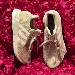 Adidas WOMEN'S SWIFT RUN SHOES